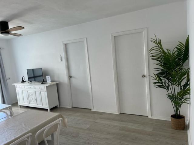 Apartamentos Cana Sofia カラ・ロンガ エクステリア 写真