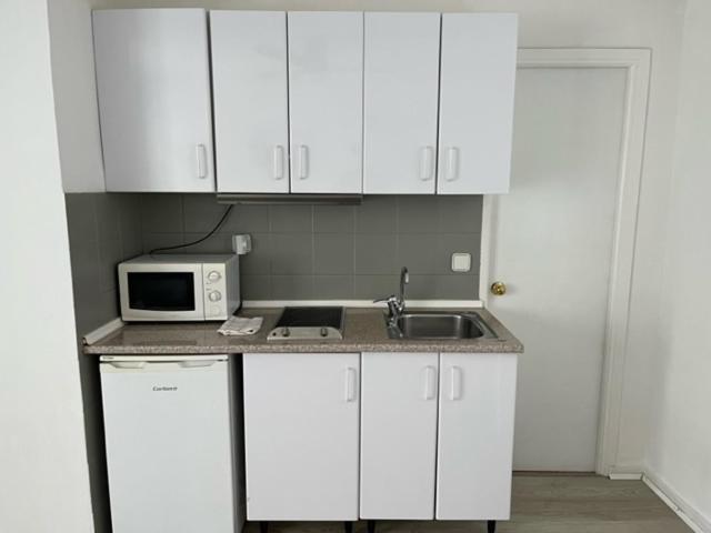 Apartamentos Cana Sofia カラ・ロンガ 部屋 写真